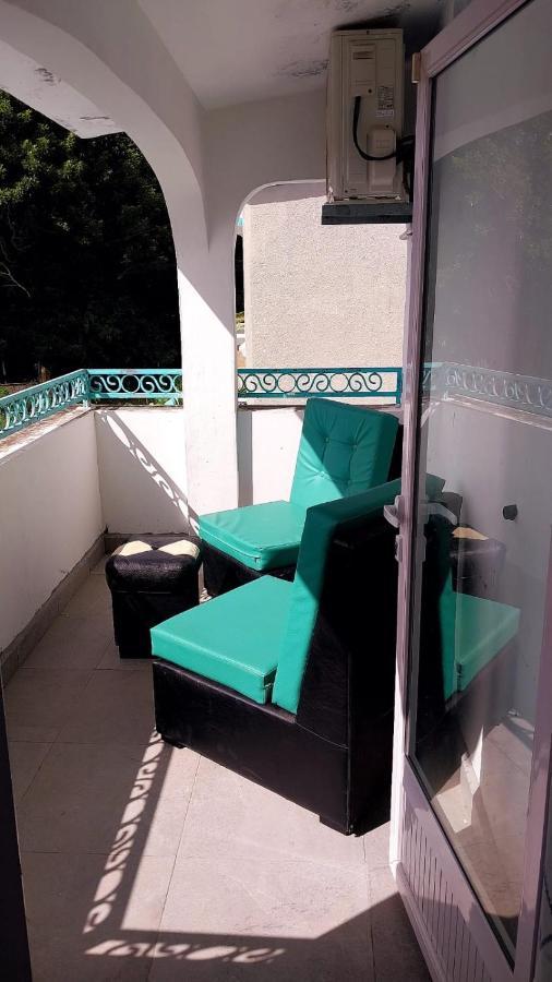 Piscines Privees Et Chauffees, Private Heated Pools Vila Grand Baie Exterior foto